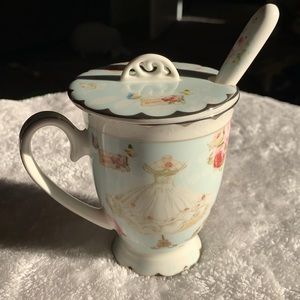Florid Tea cup with lid